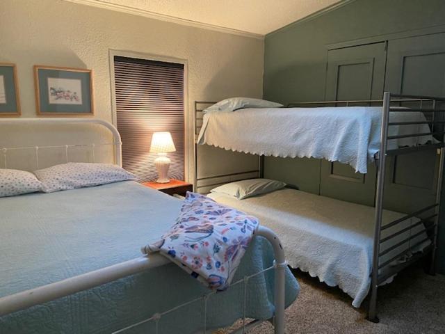 River Falls Lodging -Black Hills, South Dakota 温泉城 外观 照片
