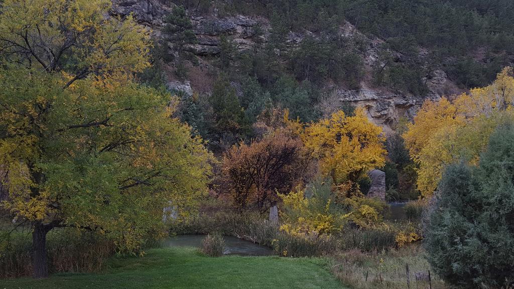 River Falls Lodging -Black Hills, South Dakota 温泉城 外观 照片