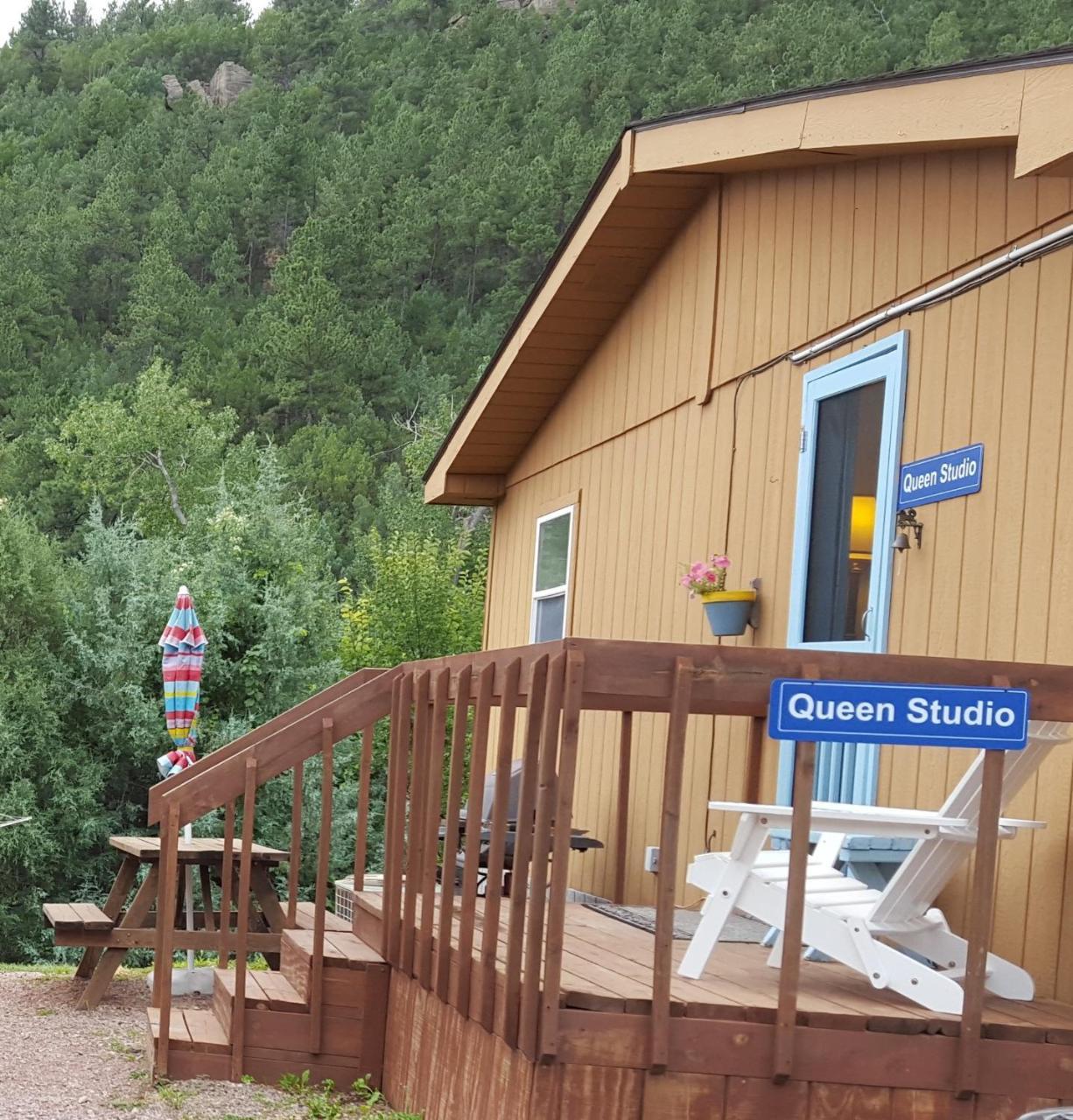 River Falls Lodging -Black Hills, South Dakota 温泉城 外观 照片